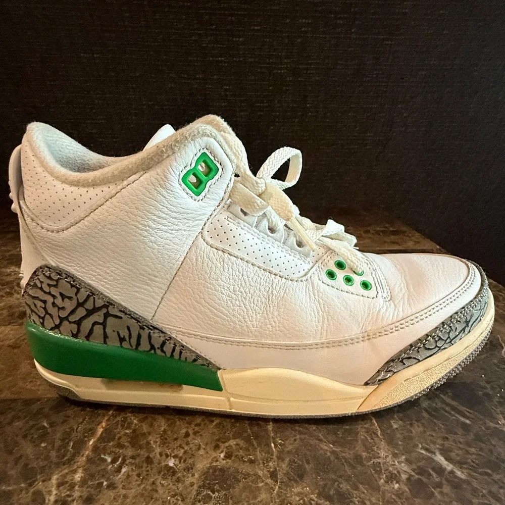 Nike. Wmns Air Jordan 3 Retro 'Lucky Green'. Size 7.